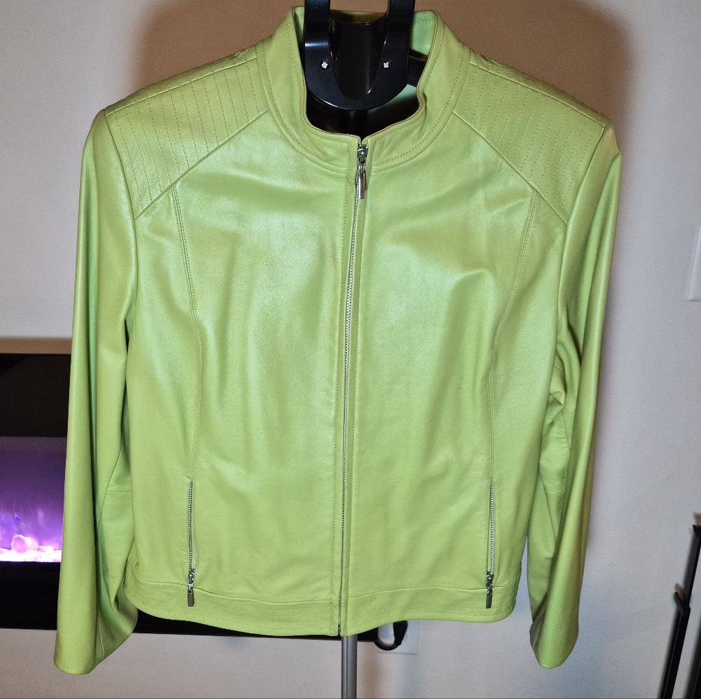 ​Valerie Stevens 100% Leather Moto Jacket - Pear Green - XL